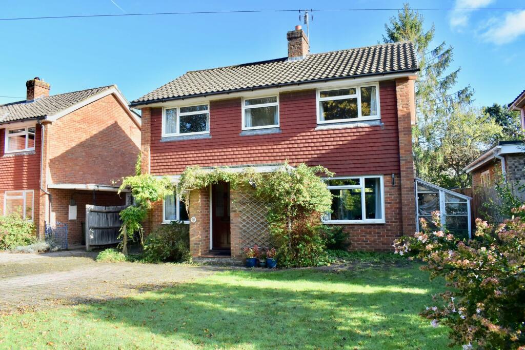 4 bedroom detached house for sale in West Farm Drive, Ashtead, KT21