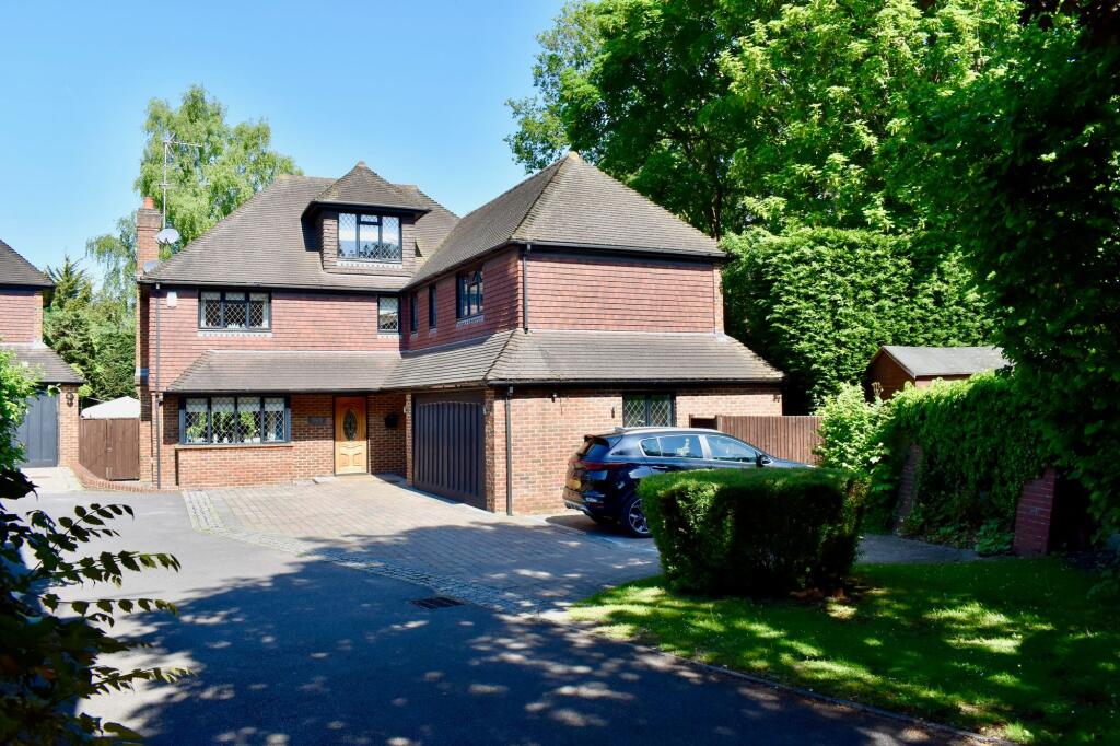 Main image of property: Park Lane, Ashtead, KT21