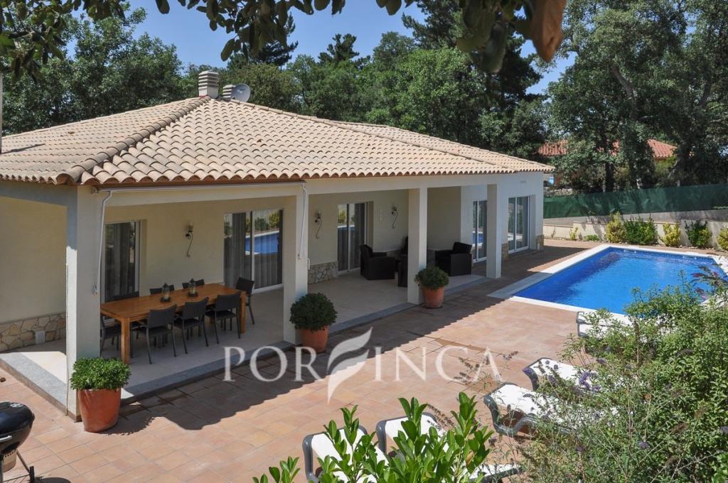 4 bedroom villa for sale in Catalonia, Girona, Caldes de Malavella, Spain