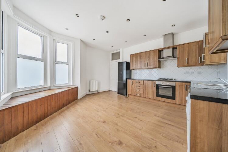 2 bedroom apartment for rent in Replingham Road London SW18