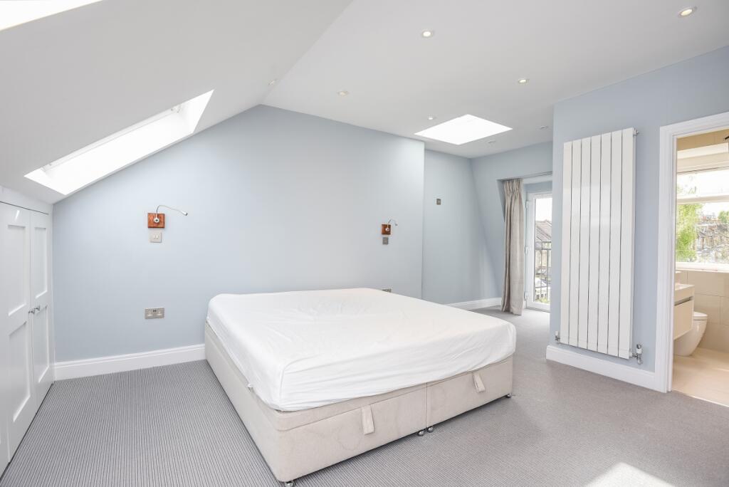 Main image of property: Gartmoor Gardens, London, SW19