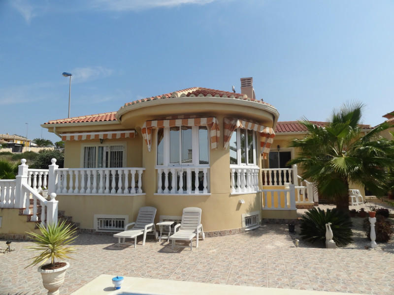 4 bedroom detached house for sale in La Marina, Alicante, Valencia, Spain
