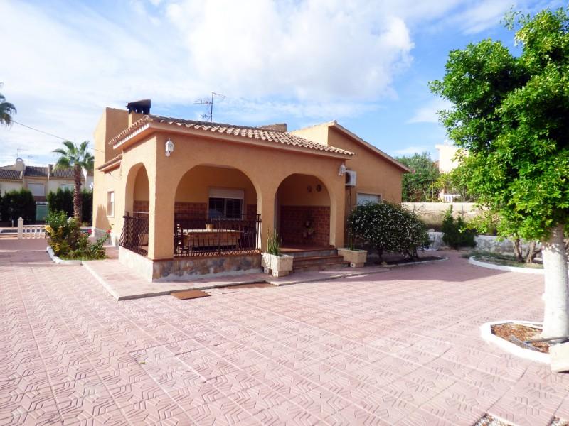 4 bedroom detached house for sale in La Marina, Alicante, Valencia, Spain