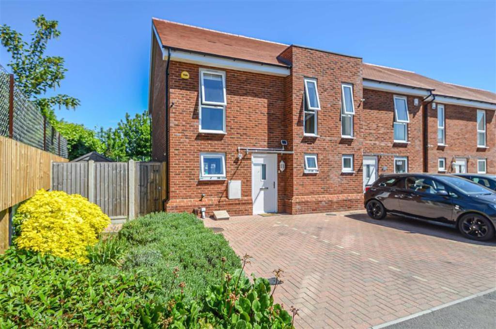 3 bedroom semidetached house for sale in Old School Court, Shoeburyness, SS3