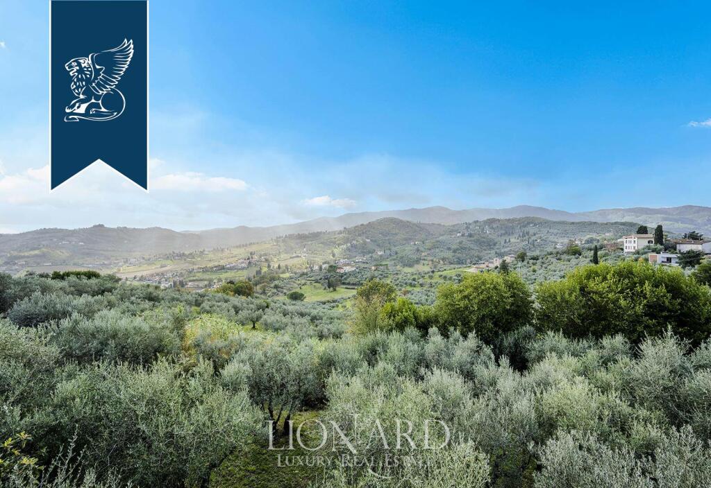 6 bedroom farm house for sale in Tuscany, Pistoia, Quarrata, Italy