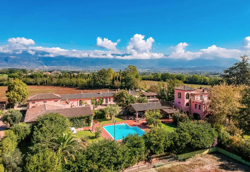 11 bedroom villa for sale in Caserta, Caserta, Campania, Italy