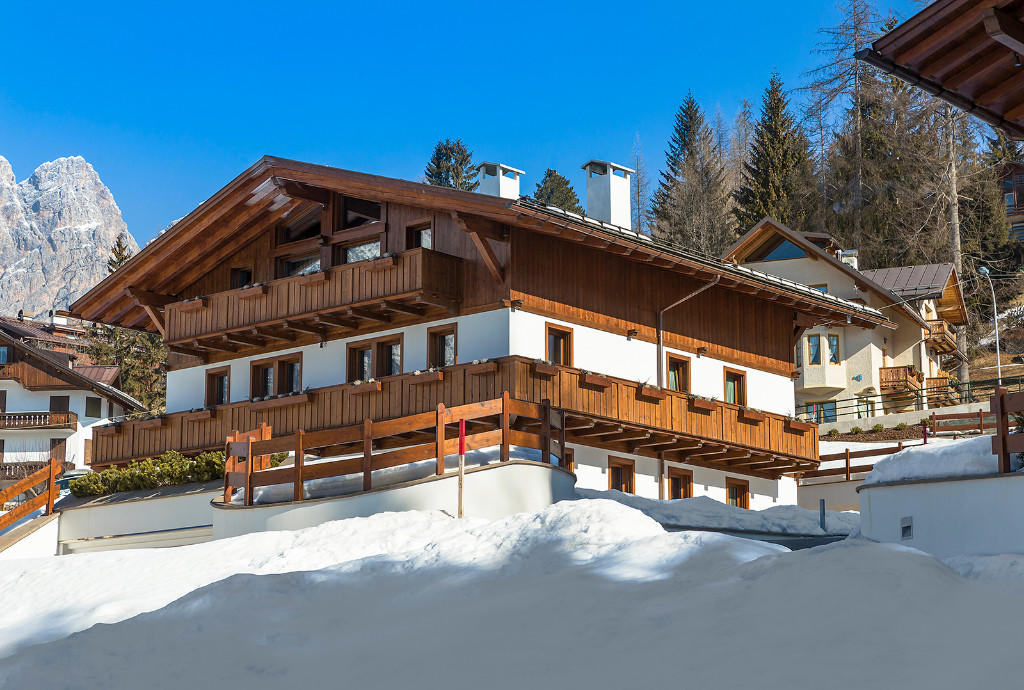 6 bedroom villa for sale in Cortina d`Ampezzo, Belluno, Italy