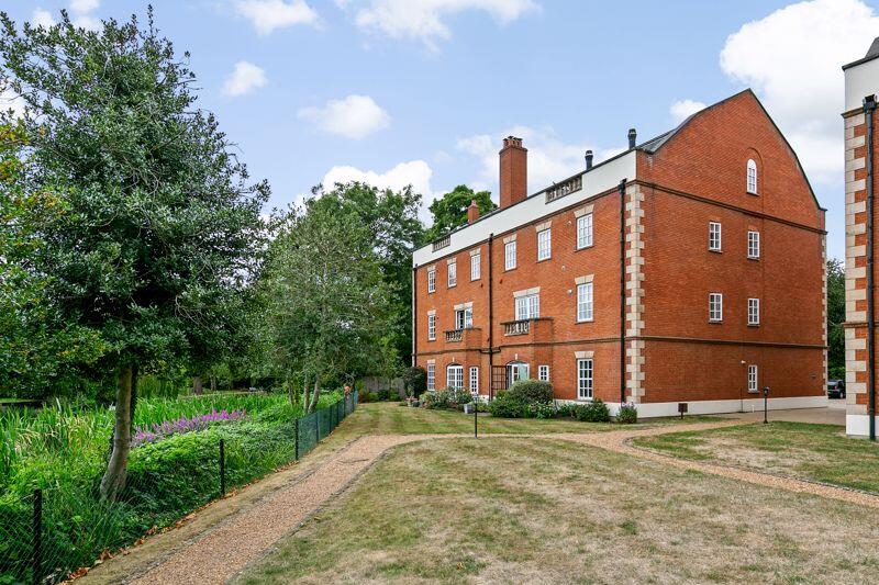 Main image of property: Queens Reach, East Molesey