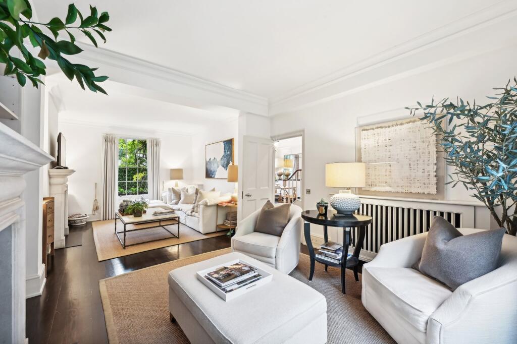 Main image of property: Elm Place, London