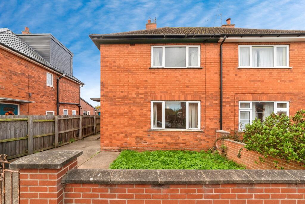 Main image of property: Linton Close, Farndon, Newark