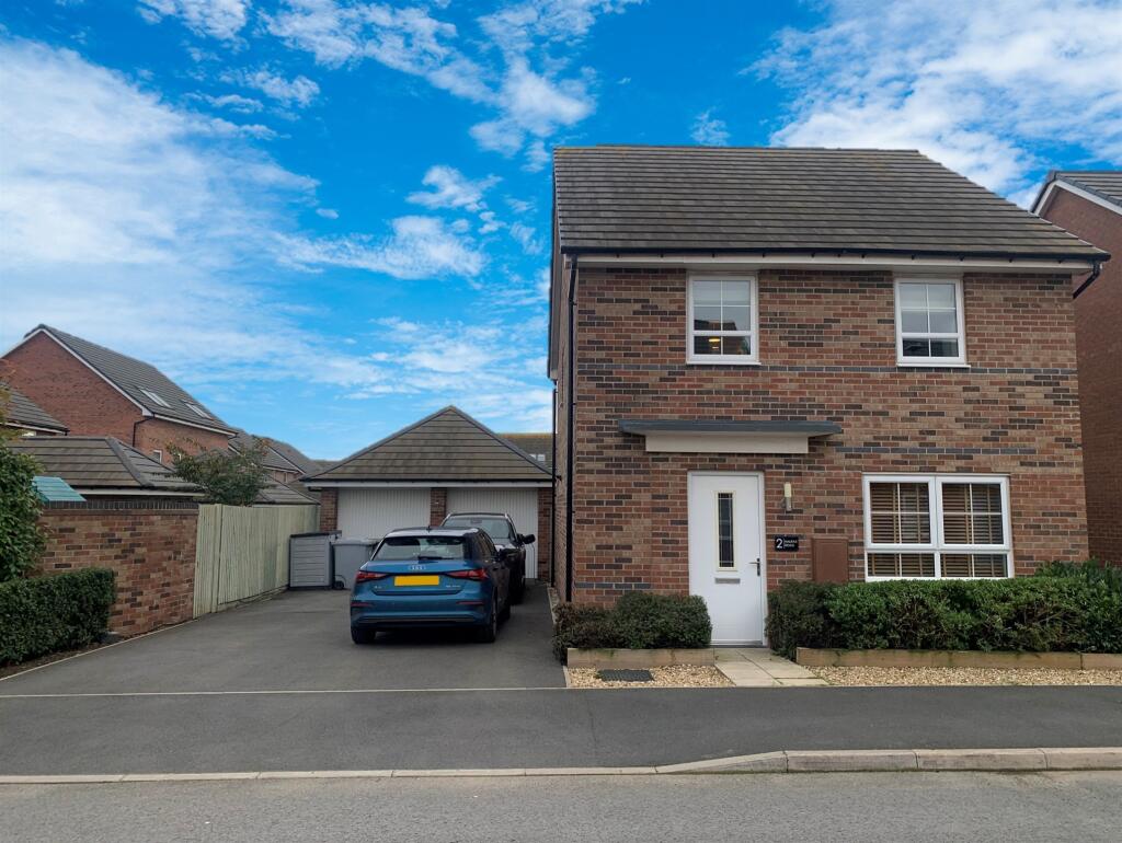 Main image of property: Halifax Road, Fernwood, Newark