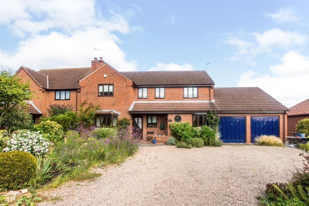 4 bedroom detached house for sale in Weston Road, Egmanton, Newark, NG22