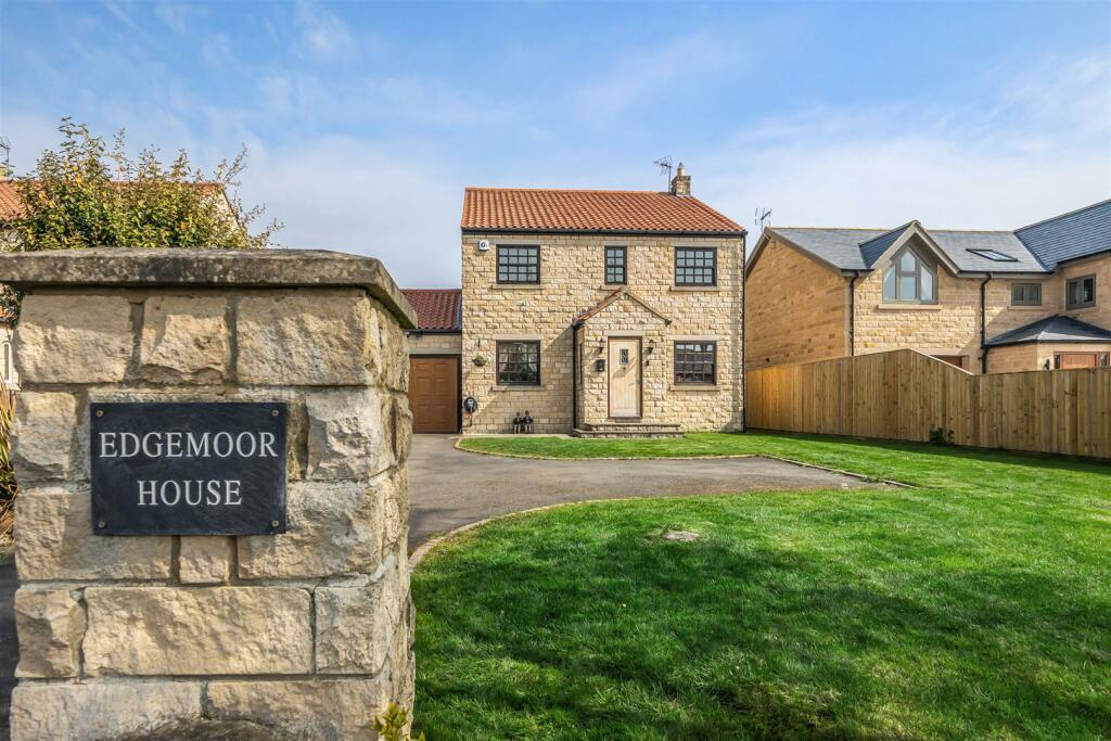 4 bedroom detached house for sale in Edgemoor House, Back Lane South,  Middleton, Pickering, North Yorkshire, YO18 8NU, YO18