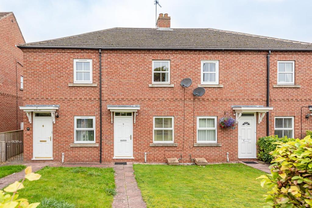 2 bedroom terraced house for sale in 5 Gilling Way, Malton, North