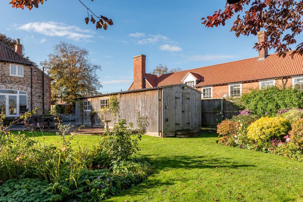 5 bedroom semidetached house for sale in Norlands, 78 Middlecave Road