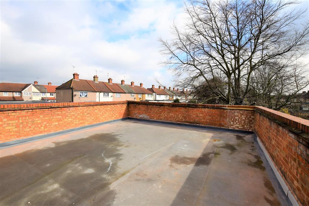 Commercial property for sale in Broad Street, Dagenham, RM10