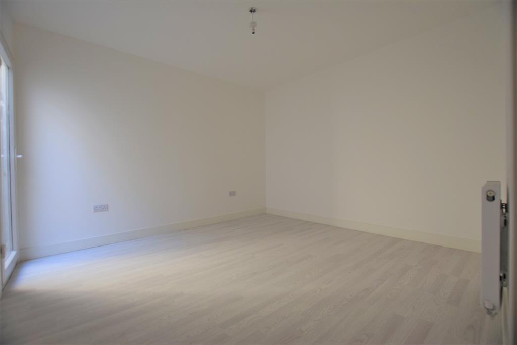 Commercial property for sale in Broad Street, Dagenham, RM10