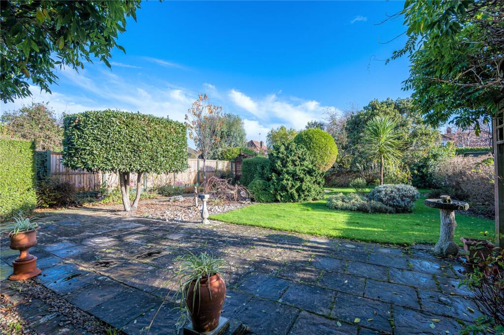 4 bedroom detached house for sale in The Broadway, Thorpe Bay, Essex, SS1