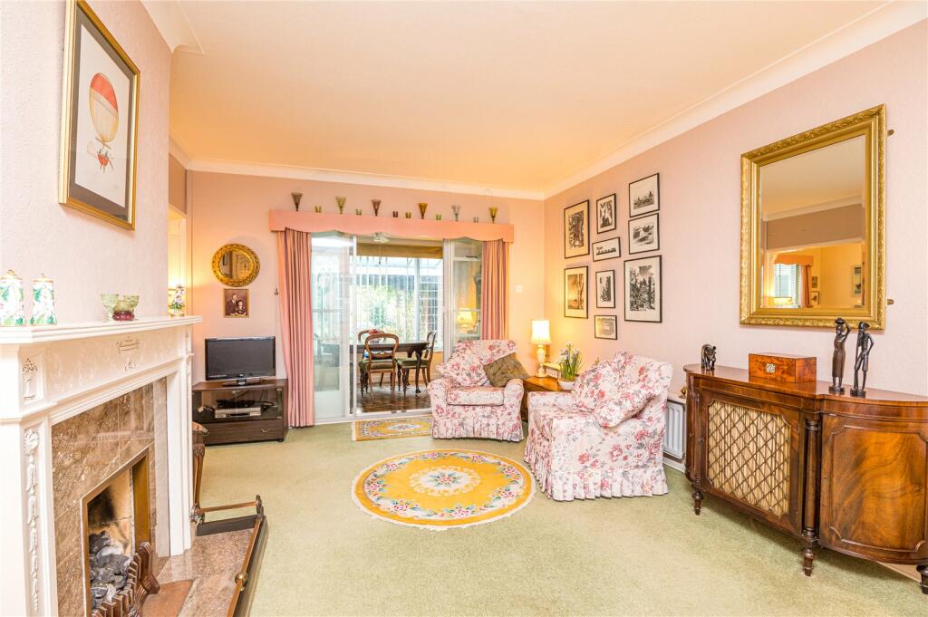 4 bedroom detached house for sale in The Broadway, Thorpe Bay, Essex, SS1
