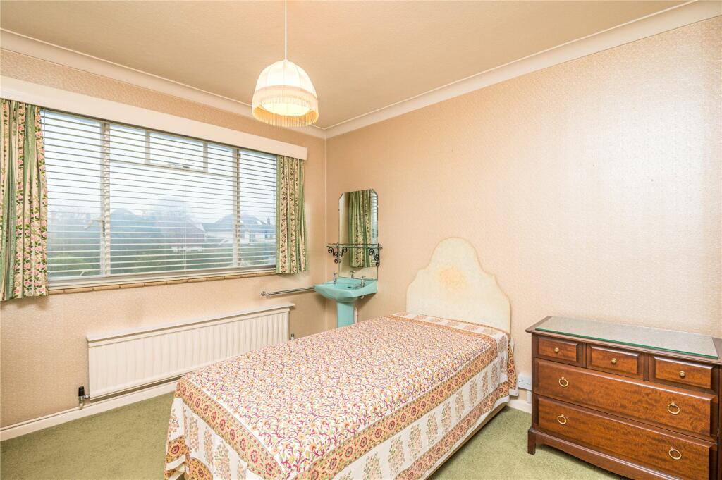 4 bedroom detached house for sale in The Broadway, Thorpe Bay, Essex, SS1