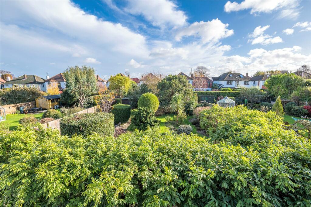 4 bedroom detached house for sale in The Broadway, Thorpe Bay, Essex, SS1
