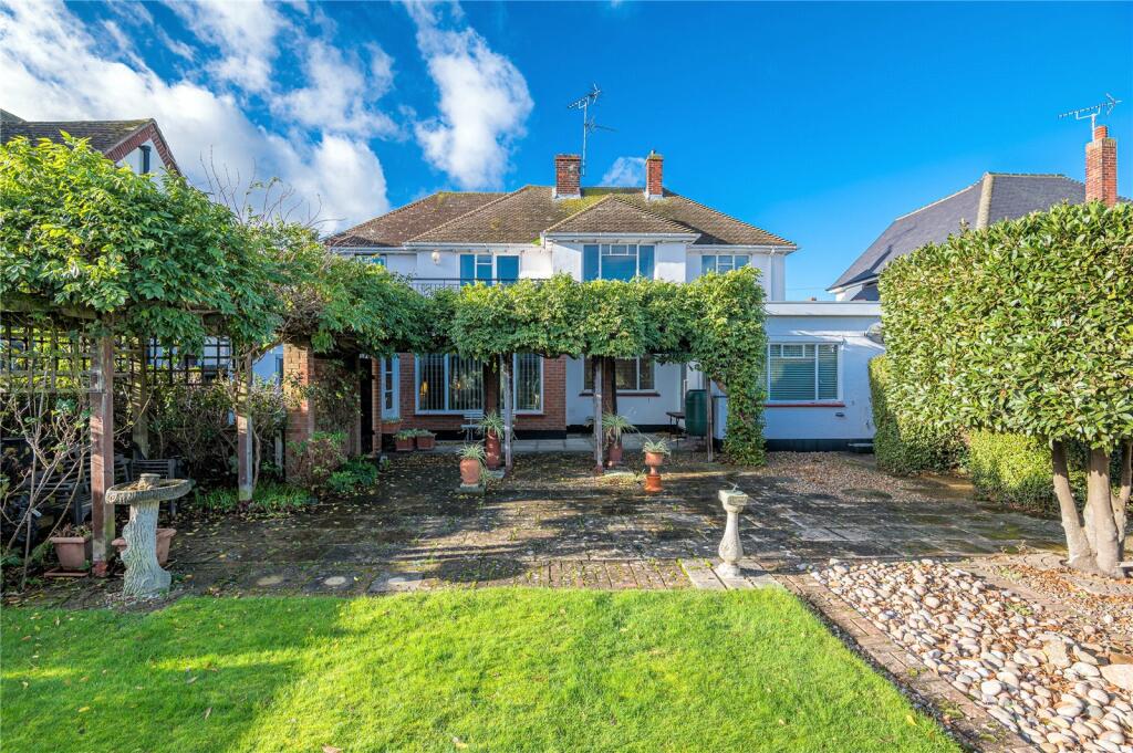 4 bedroom detached house for sale in The Broadway, Thorpe Bay, Essex, SS1