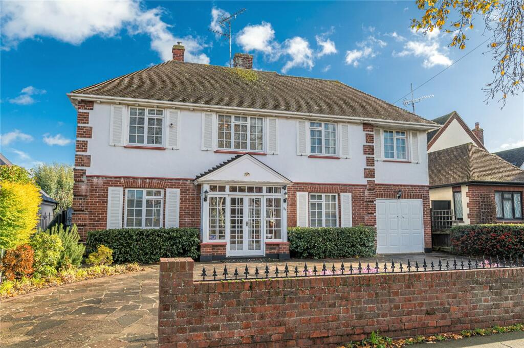 4 bedroom detached house for sale in The Broadway, Thorpe Bay, Essex, SS1