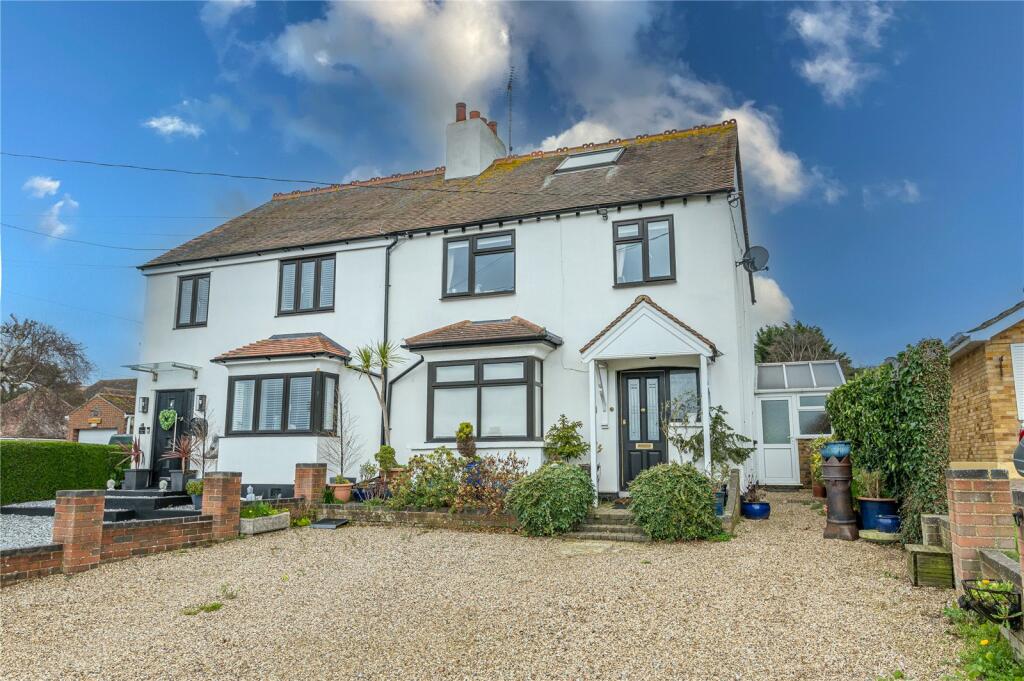 3 bedroom semidetached house for sale in Barling Road, Barling Magna, SS3