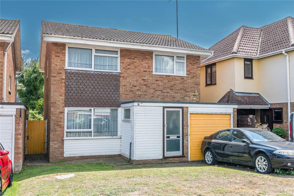 4 bedroom detached house for sale in Victoria Drive, Great Wakering