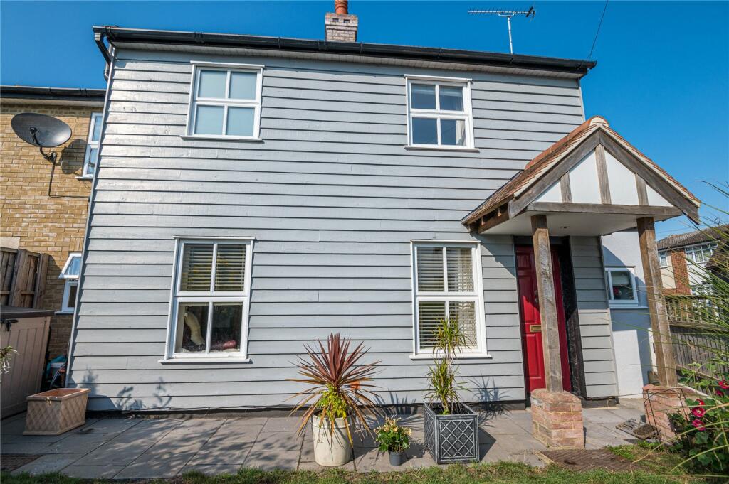 2 bedroom detached house for sale in Chapel Lane, Great Wakering, Essex