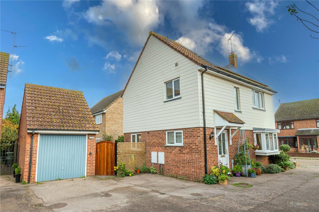 3 bedroom detached house for sale in North Street, Great Wakering, SouthendonSea, Essex, SS3