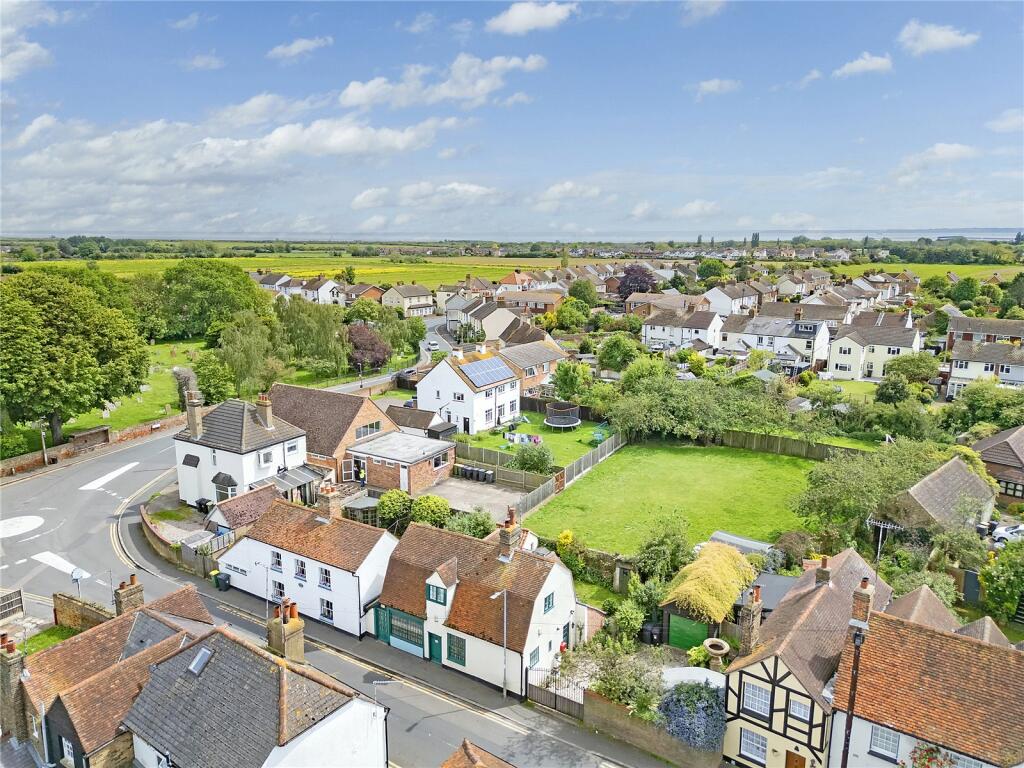 3 bedroom detached house for sale in High Street, Great Wakering