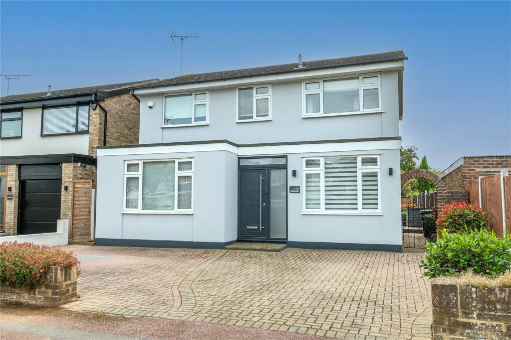 4 bedroom detached house for sale in Barnstaple Road, Thorpe Bay, Essex
