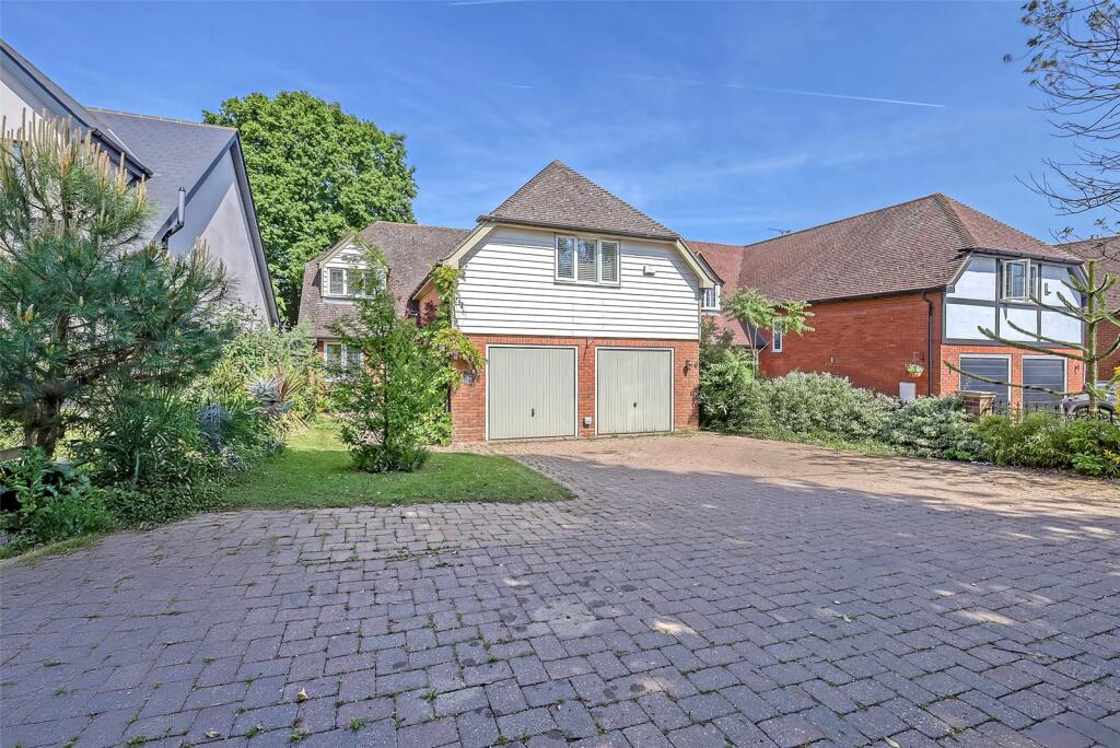 Main image of property: Hillcrest Road, Hockley, Essex, SS5
