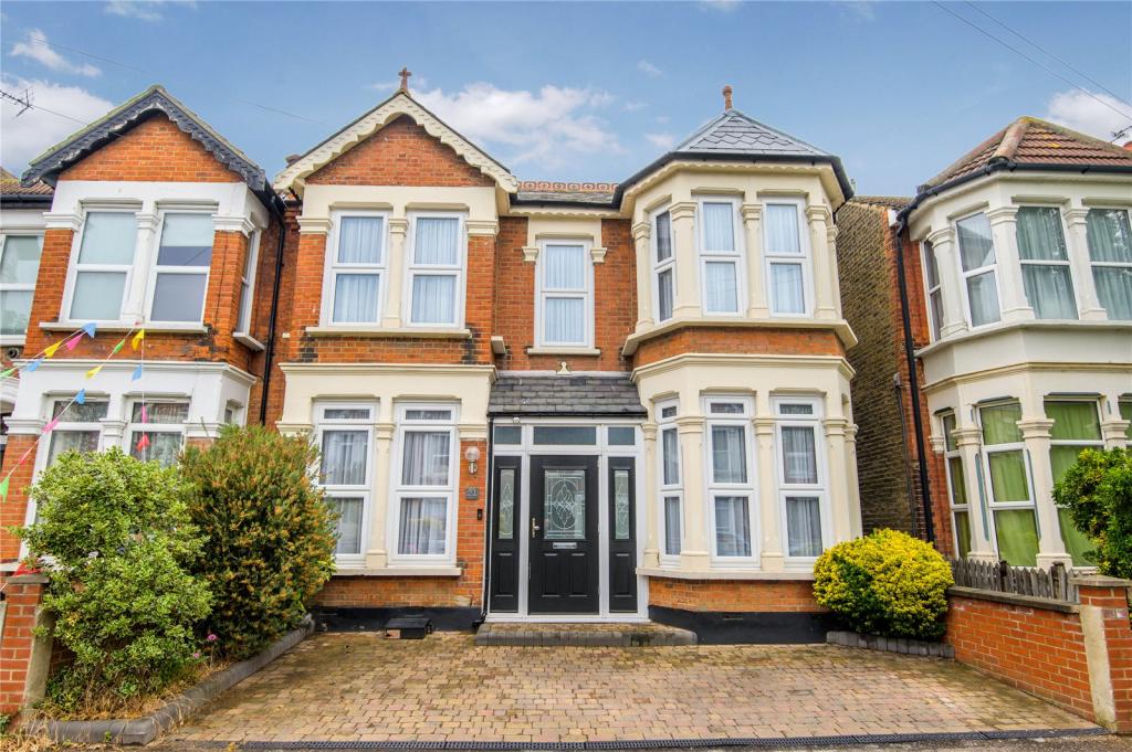 4 bedroom semidetached house for sale in Road, Southchurch