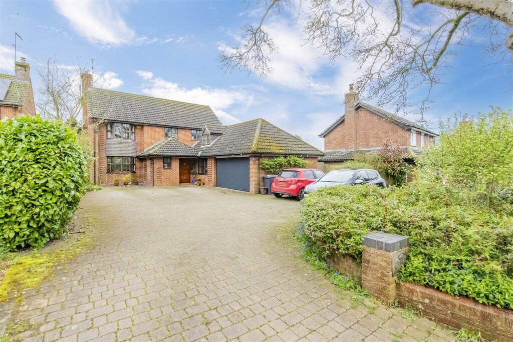 5 bedroom detached house for sale in High Street, Naseby, NN6