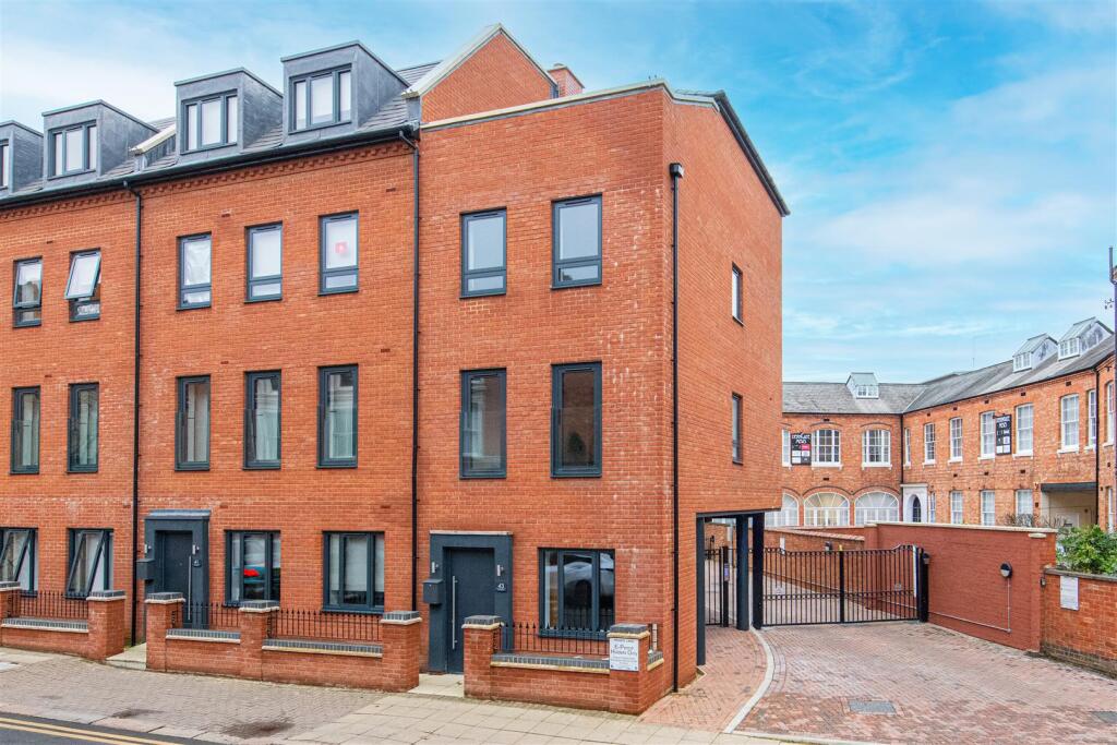 Main image of property: Derngate, Northampton