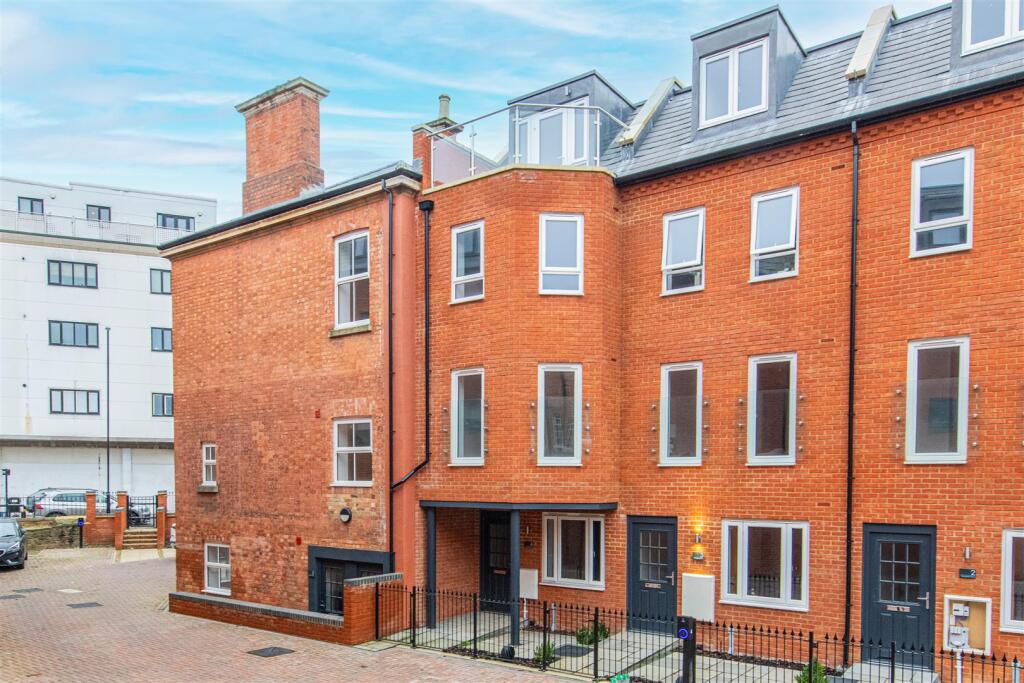 Main image of property: Derngate, Northampton