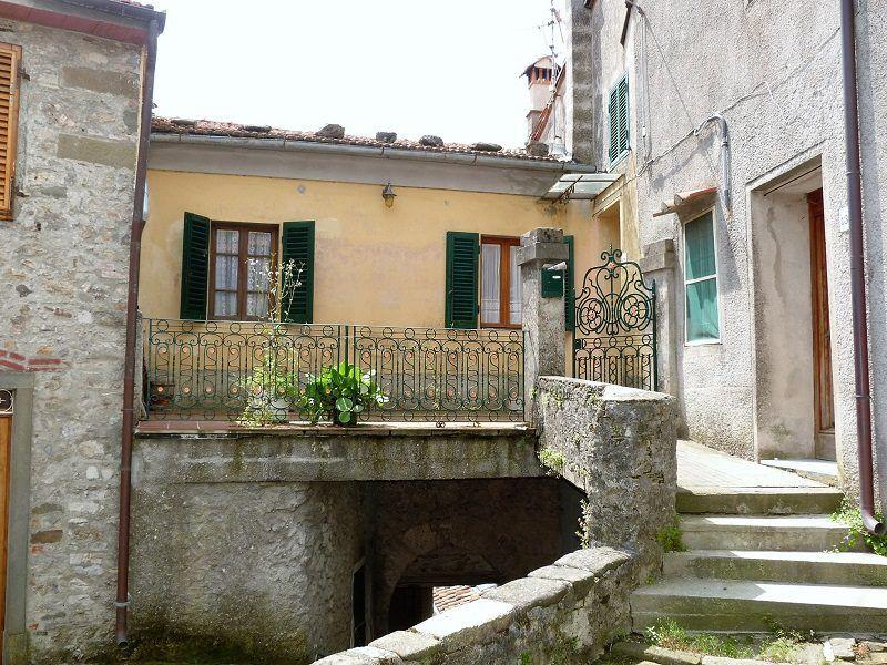 4 bedroom town house for sale in Bagni di Lucca, Lucca, Tuscany, Italy