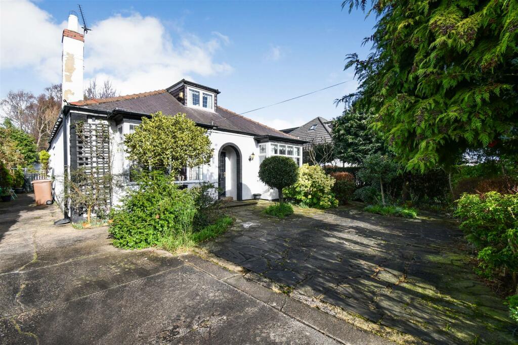 3 bedroom detached bungalow for sale in Hawthorne Avenue, Willerby, HU10