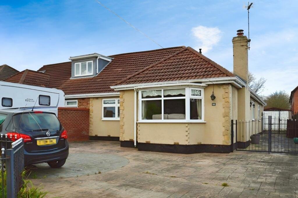 2 bedroom semi-detached bungalow for sale in Woodland Drive, Anlaby, Hull, HU10
