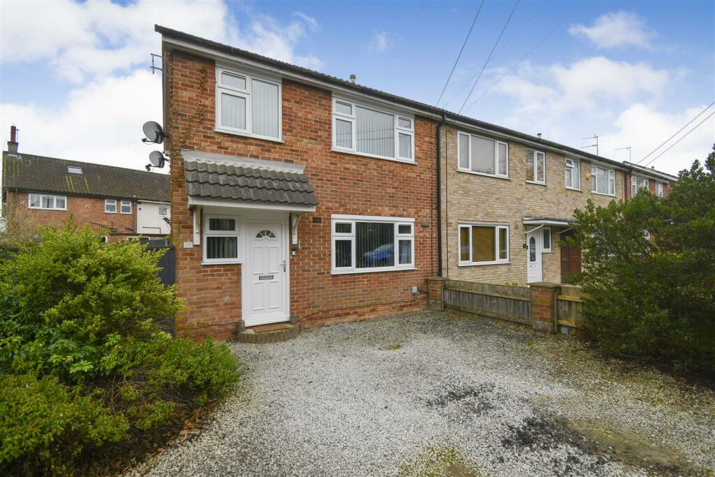 2 bedroom end of terrace house for sale in Forty Steps, Anlaby, HU10