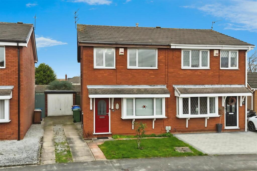 Main image of property: Nunburnholme Park, Hull