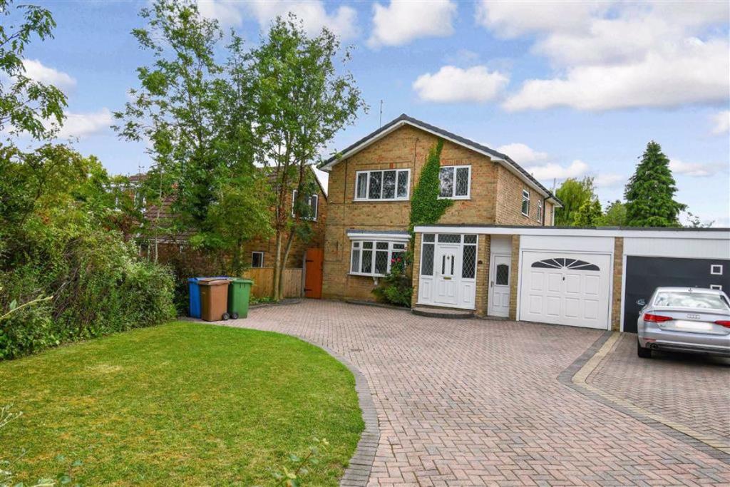 4 bedroom detached house for sale in Boothferry Road, Hessle, East