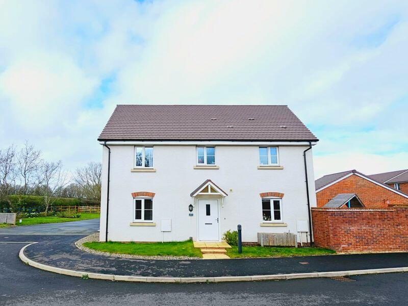 3 bedroom detached house for sale in Dalesbred Avenue, Kingstone, HR2