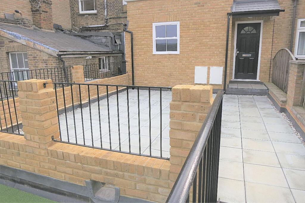 Main image of property: BROAD STREET, CENTRAL TEDD, 7 MINS WALK STATION