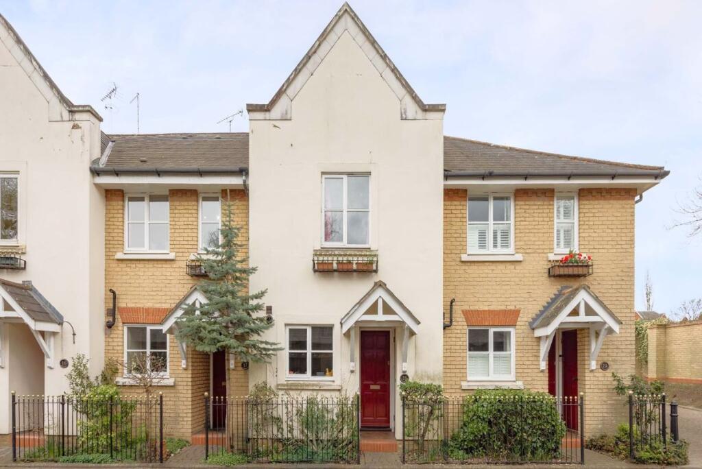 Main image of property: DORCHESTER MEWS, ST MARGARETS, TWICKENHAM