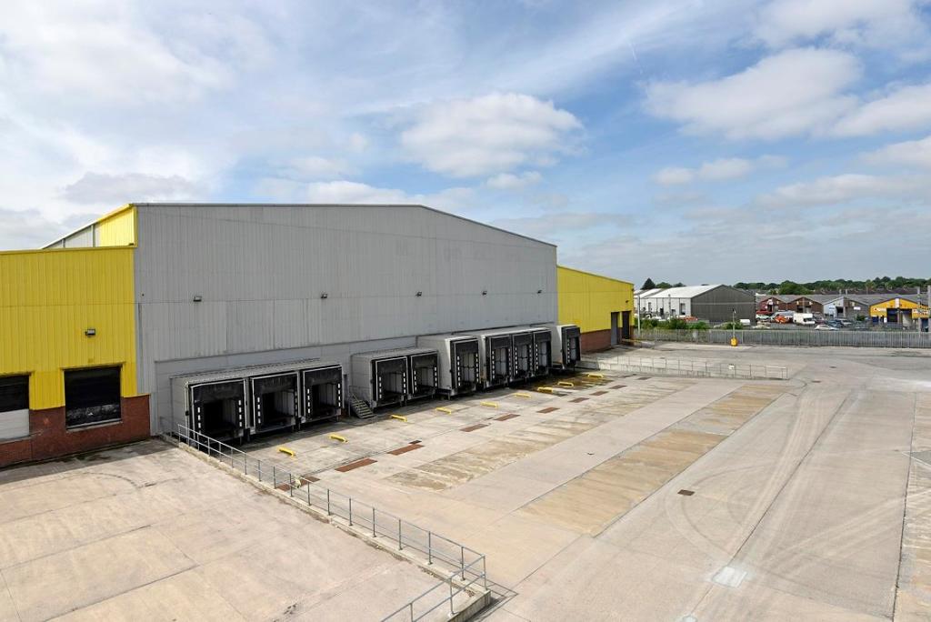 Distribution warehouse to lease in Warrington 379, Dallam Lane
