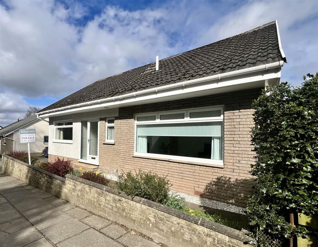 4 bedroom detached house for sale in Commercial Road, Strathaven, ML10