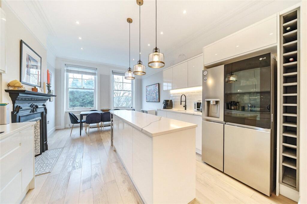 Main image of property: Church Crescent, London, N10